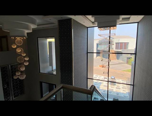 6 BEDROOM HOUSE FOR SALE IN COPPERLEAF ESTATE